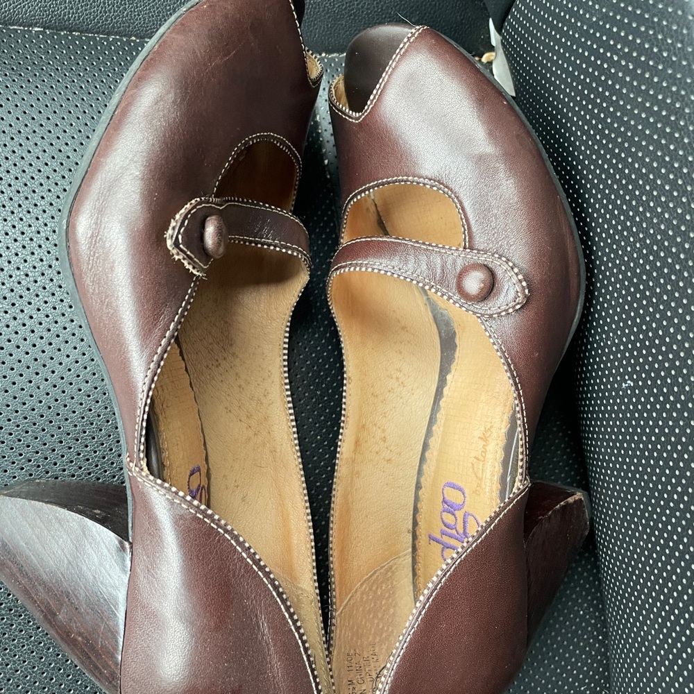 Brown Leather Mary Jane Shoes - Picture 6 of 6